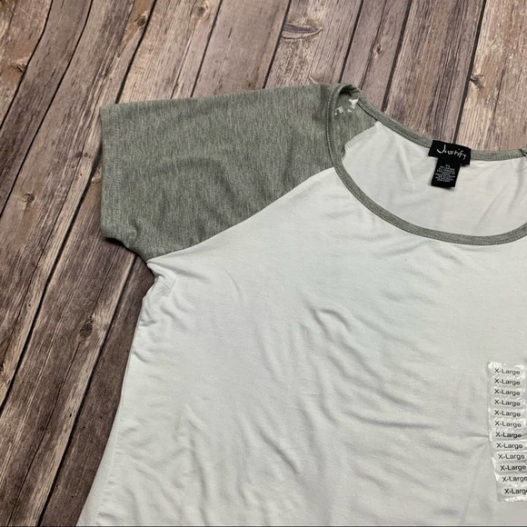 Justify two tone tee - Picture 2 of 4
